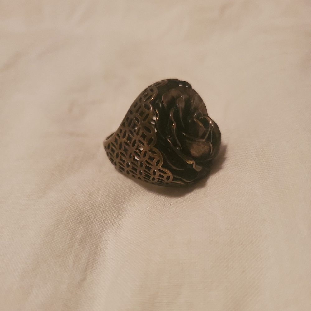 Fossil Statement Rose Ring Size 8